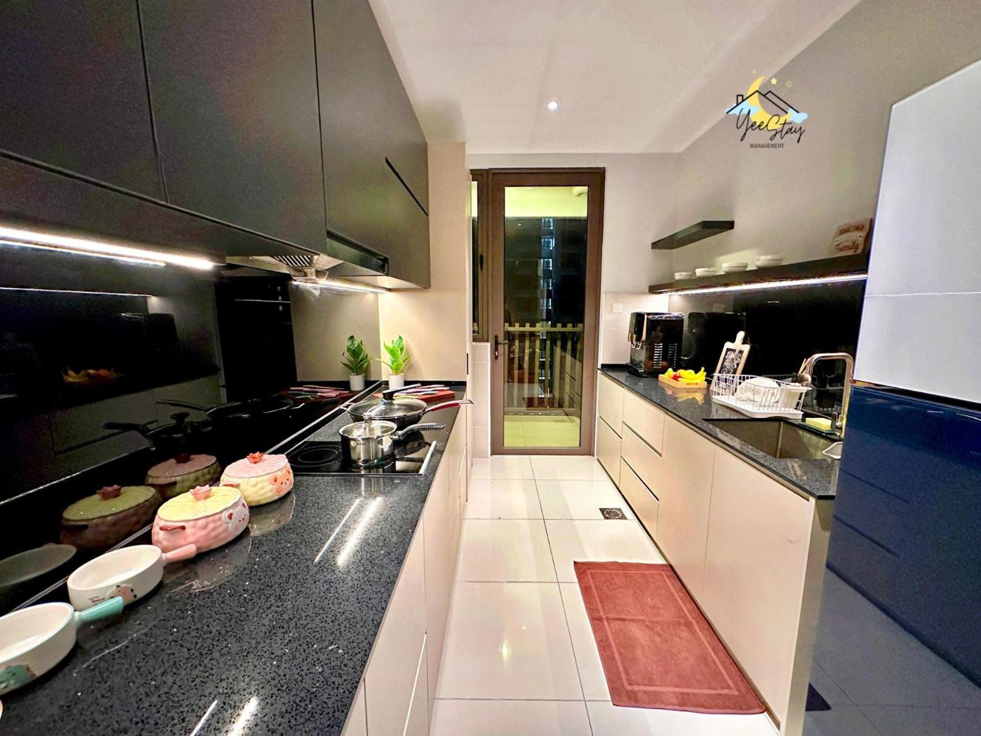 Seaview Poolview Cityview Baliresidence Video Game 5Minjonker Malacca Exterior photo